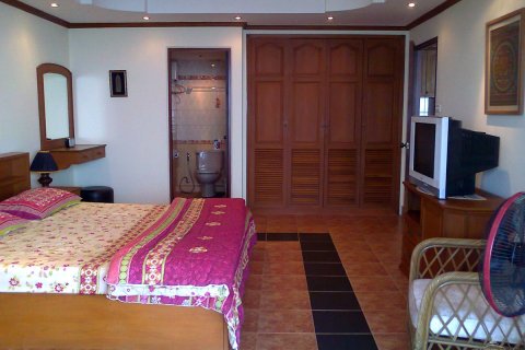 Condo on Jomtien Beach, Pattaya, Thailand, 1 bedroom № 242403 - photo 3