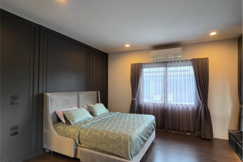 Haus in Bangkok, Thailand 3 Schlafzimmer № 234402 - Foto 8