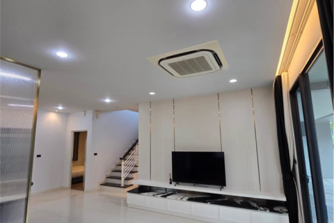 Haus in Bangkok, Thailand 3 Schlafzimmer № 234402 - Foto 6