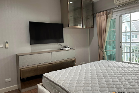 Casa de 3 dormitorios en Bangkok, Tailandia № 249801