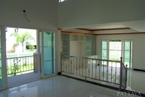 Casa de 3 dormitorios en Pattaya, Tailandia № 243085 - foto 10