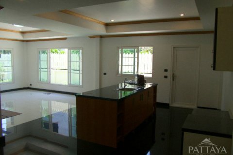Casa de 3 dormitorios en Pattaya, Tailandia № 243085 - foto 6