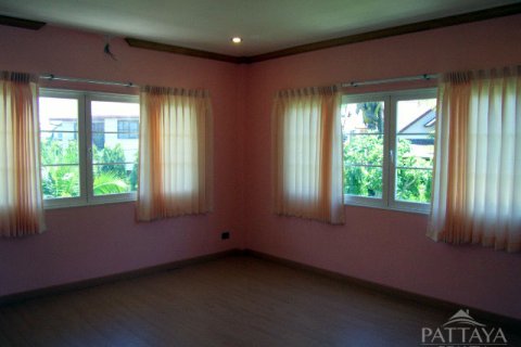 Casa de 3 dormitorios en Pattaya, Tailandia № 243085 - foto 13