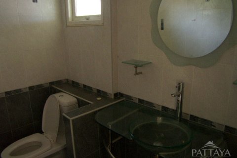 Casa de 3 dormitorios en Pattaya, Tailandia № 243085 - foto 3