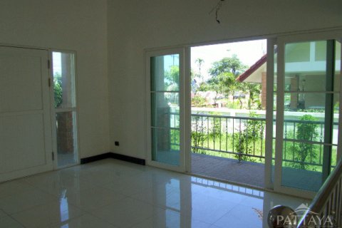 Casa de 3 dormitorios en Pattaya, Tailandia № 243085 - foto 9