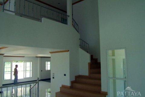 Casa de 3 dormitorios en Pattaya, Tailandia № 243085 - foto 11