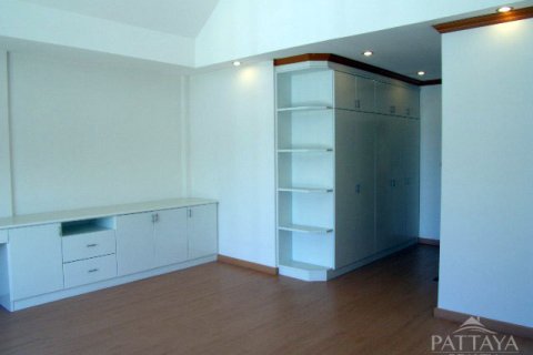 Casa de 3 dormitorios en Pattaya, Tailandia № 243085 - foto 16