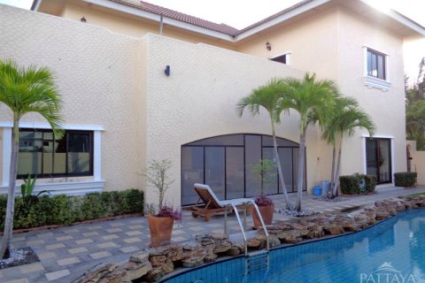 Casa de 3 dormitorios en Pattaya, Tailandia № 243112 - foto 8