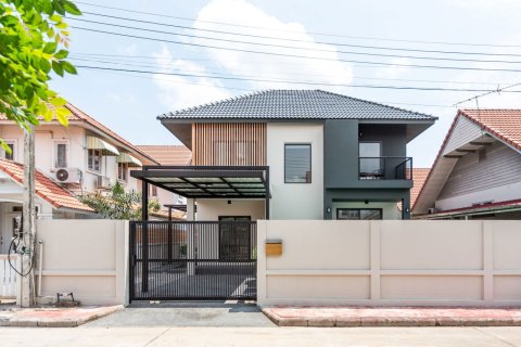 House in Chiang Mai, Thailand 3 bedrooms № 244738