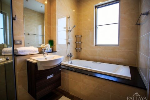 House in Pattaya, Thailand 4 bedrooms № 243126 - photo 21