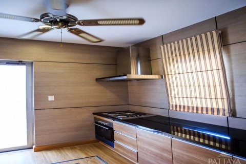 House in Pattaya, Thailand 4 bedrooms № 243126 - photo 14