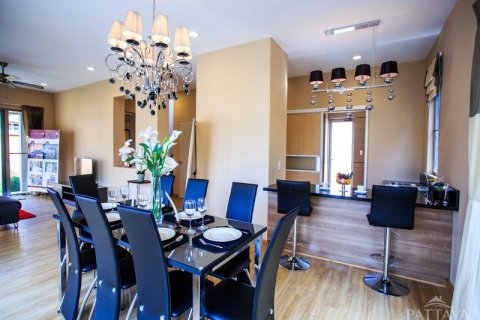 House in Pattaya, Thailand 4 bedrooms № 243126 - photo 11