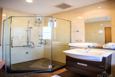 House in Pattaya, Thailand 4 bedrooms № 243126 - photo 22