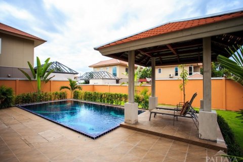 House in Pattaya, Thailand 4 bedrooms № 243126 - photo 2