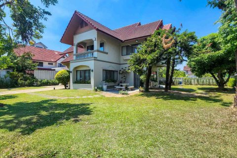 Casa de 4 dormitorios en Chiang Mai, Tailandia № 244725