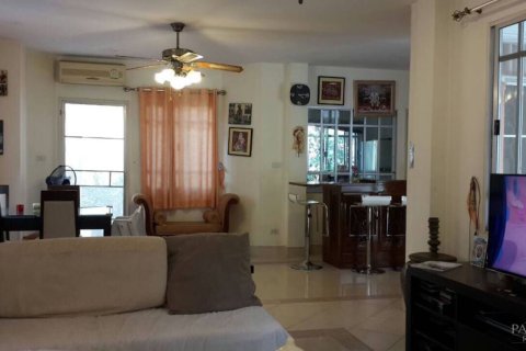 Casa de 3 dormitorios en Pattaya, Tailandia № 243094 - foto 8