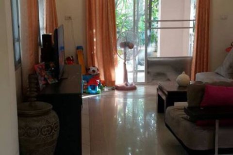 Casa de 3 dormitorios en Pattaya, Tailandia № 243094 - foto 5