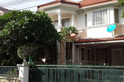House in Pattaya, Thailand 3 bedrooms № 243094