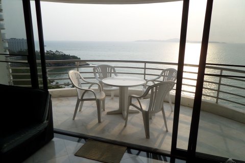 Condominio de 3 dormitorios en Pattaya, Tailandia № 243013