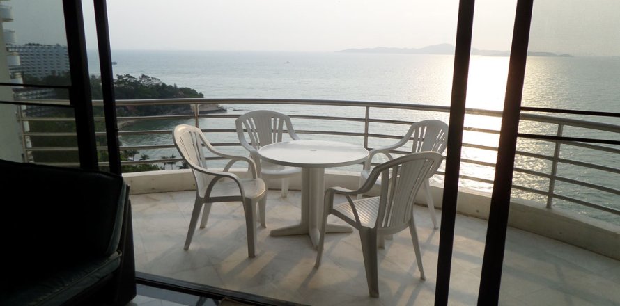 Condominio de 3 dormitorios en Pattaya, Tailandia № 243013