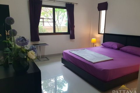 Casa de 2 dormitorios en Pattaya, Tailandia № 243146 - foto 11