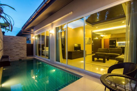 Casa de 3 dormitorios en Pattaya, Tailandia № 243121