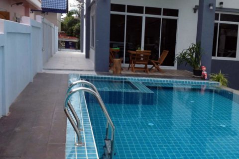 Casa de 5 dormitorios en Jomtien Beach, Pattaya, Tailandia № 243340 - foto 21