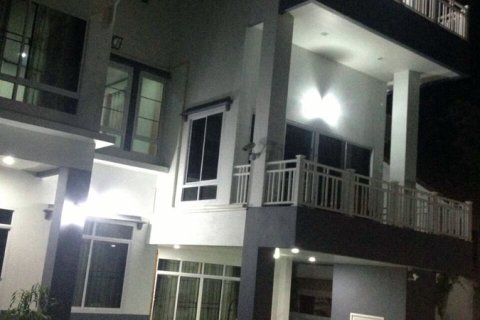 Casa de 5 dormitorios en Jomtien Beach, Pattaya, Tailandia № 243340 - foto 3