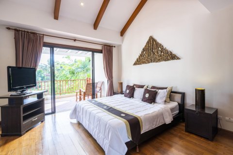 Casa de 3 dormitorios en Bang Tao, Tailandia № 241981 - foto 17