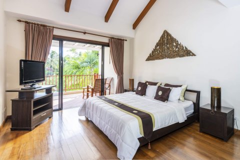 Casa de 3 dormitorios en Bang Tao, Tailandia № 241981 - foto 3