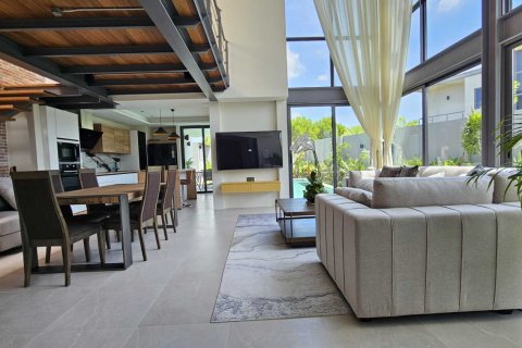 Casa de 2 dormitorios en Bang Tao, Tailandia № 120860 - foto 4