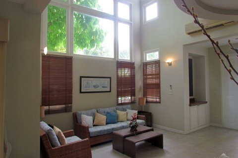 Casa de 3 dormitorios en Pattaya, Tailandia № 243139 - foto 10