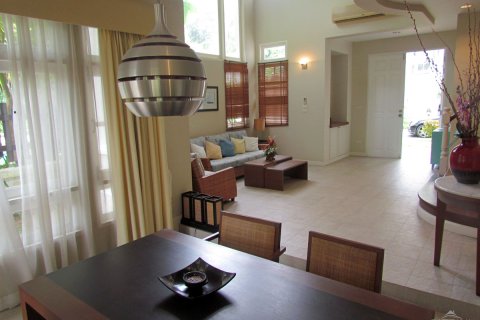 Casa de 3 dormitorios en Pattaya, Tailandia № 243139 - foto 8