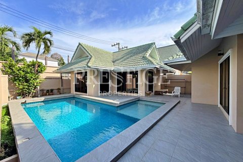 Casa de 3 dormitorios en Pattaya, Tailandia № 250014