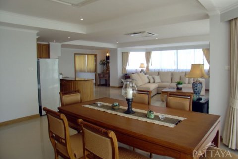 Condominio de 2 dormitorios en Jomtien Beach, Pattaya, Tailandia № 242810 - foto 10