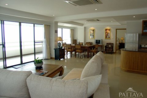 Condominio de 2 dormitorios en Jomtien Beach, Pattaya, Tailandia № 242810 - foto 5