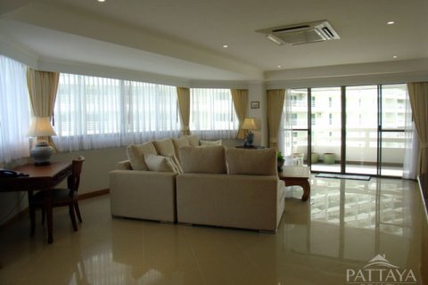 Condominio de 2 dormitorios en Jomtien Beach, Pattaya, Tailandia № 242810 - foto 3