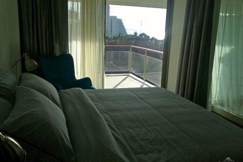 Condominio de 2 dormitorios en Pattaya, Tailandia № 242838 - foto 2