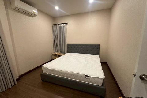 Maison à Bangkok, Thaïlande 4 chambres № 249805