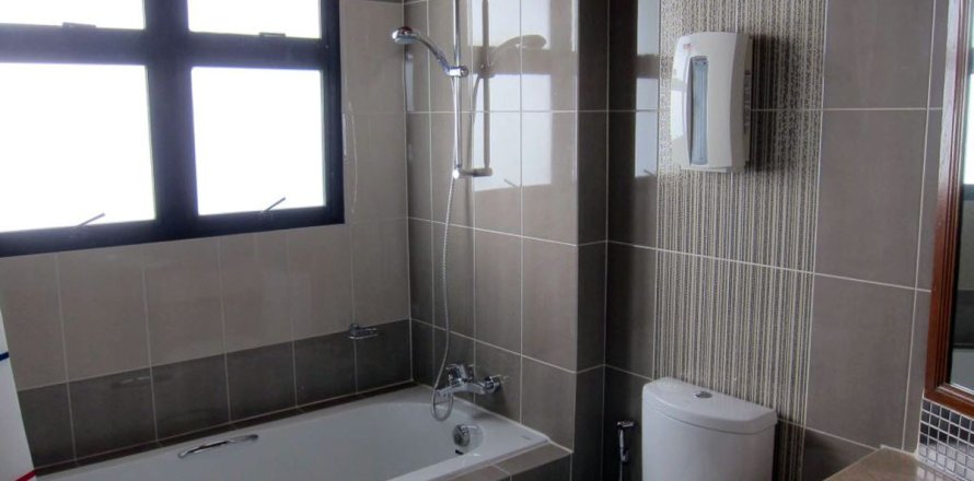 Condo in Pattaya, Thailand, 2 bedrooms  № 242276