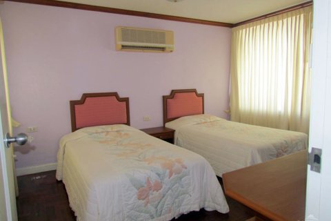 Condo in Pattaya, Thailand, 2 bedrooms  № 242276 - photo 18