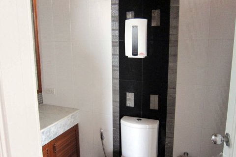 Condo in Pattaya, Thailand, 2 bedrooms  № 242276 - photo 2