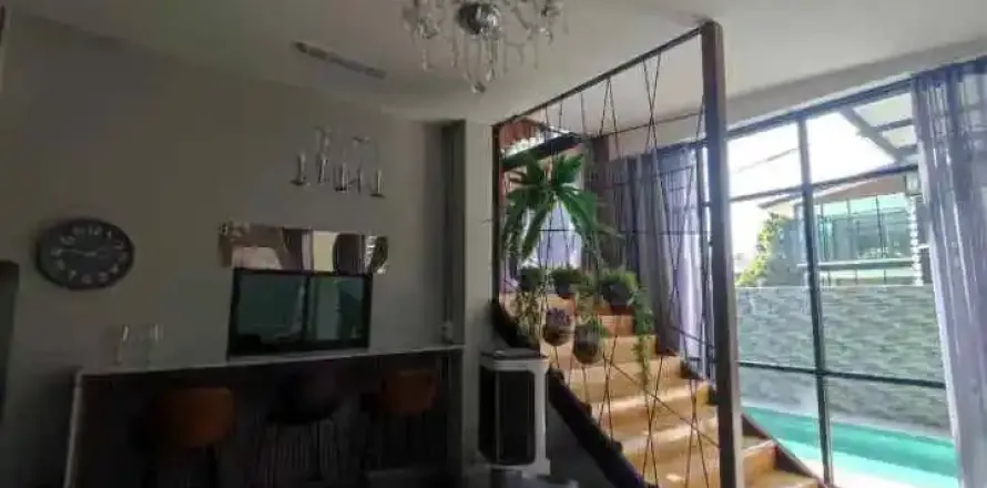 House in Chiang Mai, Thailand 5 bedrooms № 244742