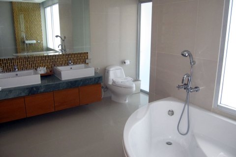 Condominio de 2 dormitorios en Pattaya, Tailandia № 242809 - foto 12