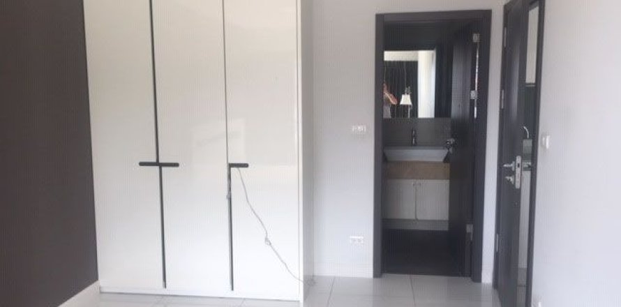 Condominio de 2 dormitorios en Pattaya, Tailandia № 242486
