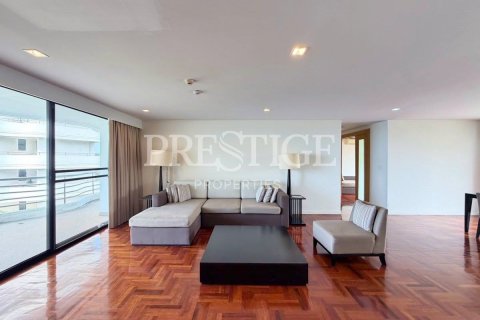 Condo in Pattaya, Thailand, 2 bedrooms  № 254658 - photo 3