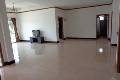 Casa de 3 dormitorios en Pattaya, Tailandia № 243098 - foto 7