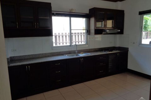 Casa de 3 dormitorios en Pattaya, Tailandia № 243098 - foto 6