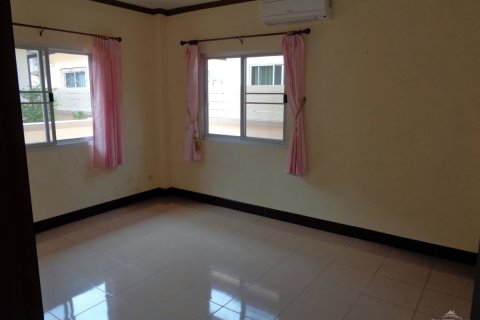 Casa de 3 dormitorios en Pattaya, Tailandia № 243098 - foto 13