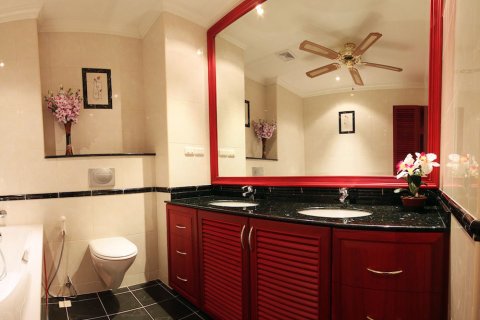 Condominio de 2 dormitorios en Jomtien Beach, Pattaya, Tailandia № 242992 - foto 5